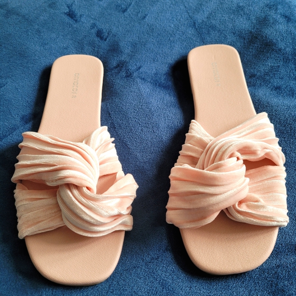 H&M Velvet Flat Sandals/Slides, Size 39